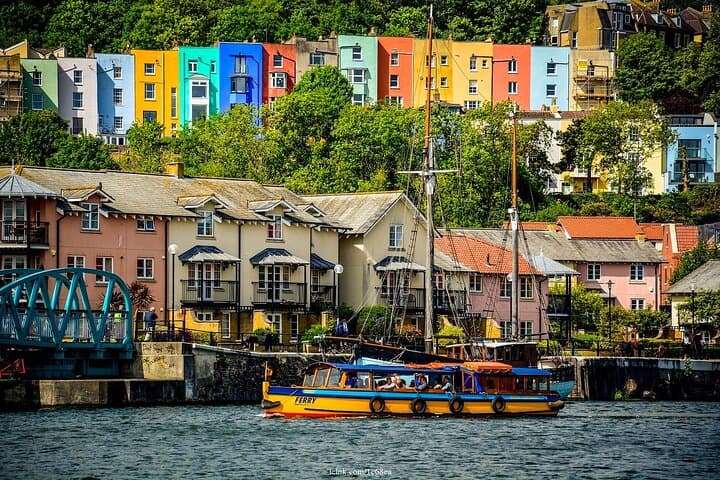 Bristol Highlights Private 2.5‑Hour Walking Tour with a Pub Drink