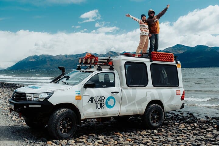 Full-Day 4x4 Lake Fagnano and Lake Escondido Off‑Road Adventure from Ushuaia