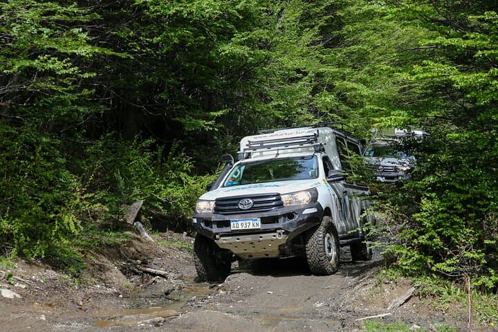 Full-Day 4x4 Lake Fagnano and Lake Escondido Off‑Road Adventure from Ushuaia photo 3