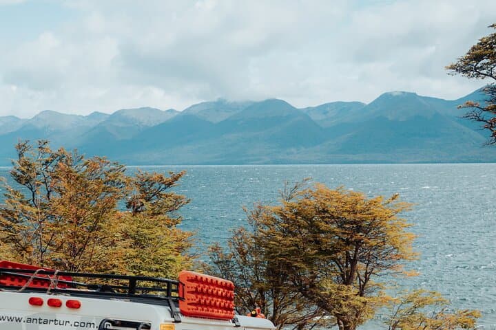 Full-Day 4x4 Lake Fagnano and Lake Escondido Off‑Road Adventure from Ushuaia photo 5