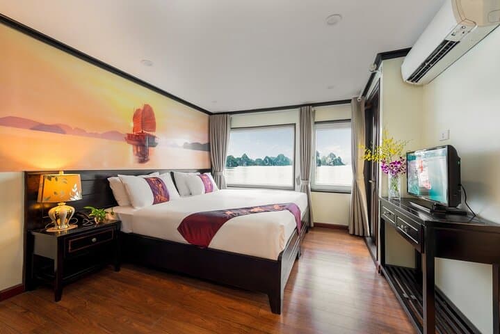 Ha Long Bay Overnight Cruise: 2-Day Luxury Cruise, Kayaking & Sung Sot Cave photo 6