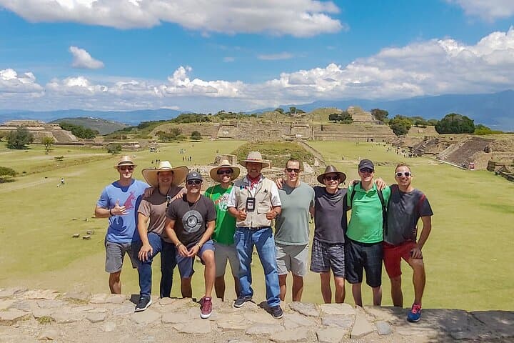 4-Day Oaxaca Excursion: Transfers, Monte Albán & Teotitlán Weaving Tour