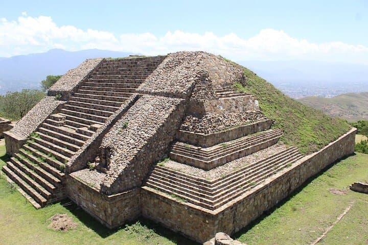 4-Day Oaxaca Excursion: Transfers, Monte Albán & Teotitlán Weaving Tour photo 4
