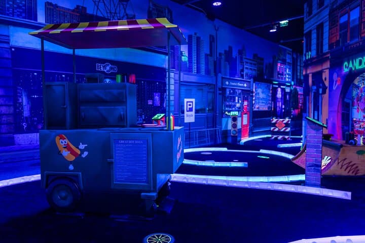 Glow-in-the-Dark Mini Golf in Maribor: Neon Family Fun for All Ages photo 2