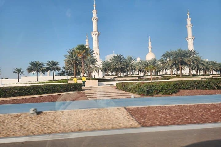 Abu Dhabi Full-Day Tour from Dubai: Sheikh Zayed Mosque, Emirates Palace & Heritage Village photo 2