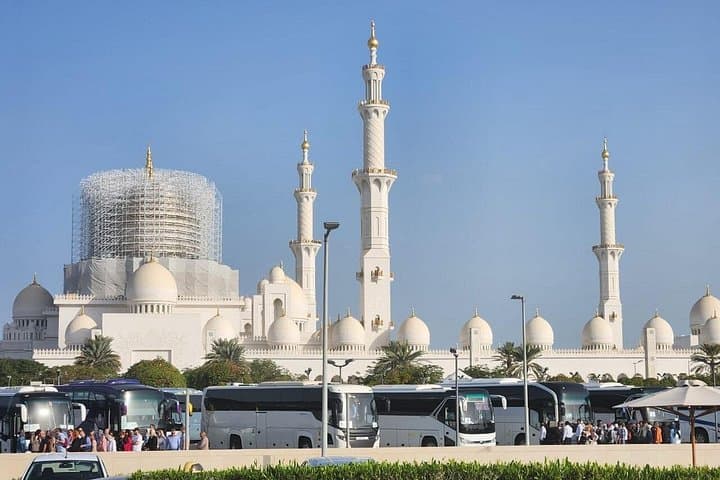 Abu Dhabi Full-Day Tour from Dubai: Sheikh Zayed Mosque, Emirates Palace & Heritage Village photo 3