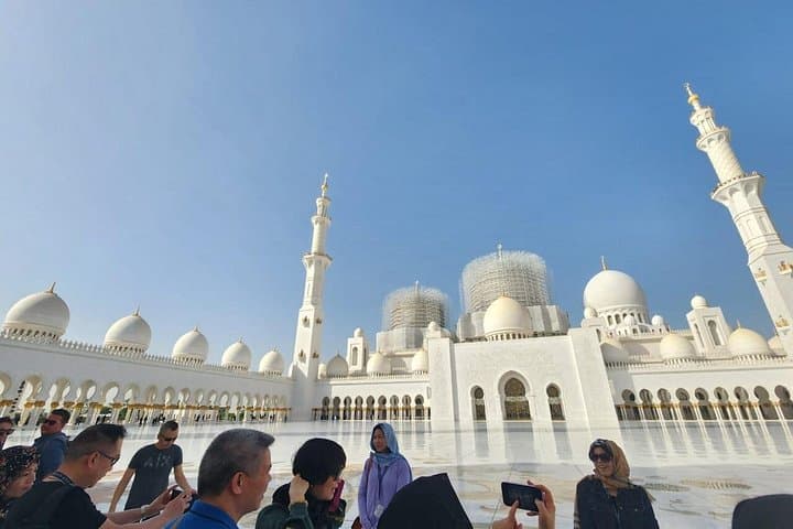 Abu Dhabi Full-Day Tour from Dubai: Sheikh Zayed Mosque, Emirates Palace & Heritage Village photo 4