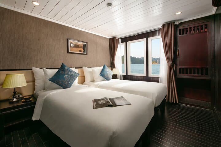Overnight Luxury in Bai Tu Long Bay: La Regina Classic 2D1N Cruise photo 6