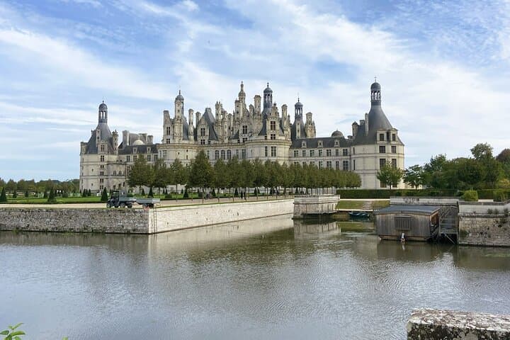 Loire Valley Day Tour: Chambord, Chenonceau & Private Château Lunch photo 4