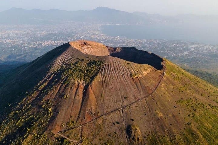 Skip-the-Line Vesuvius National Park Ticket — Hike to Mount Vesuvius Crater Rim photo 2