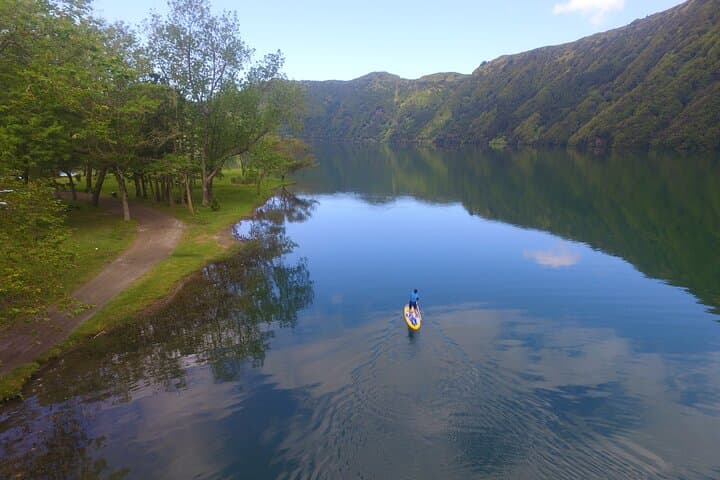 Stand-Up Paddle on Sete Cidades' Blue and Green Lakes — Beginner SUP in São Miguel photo 2