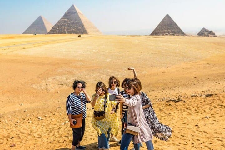 Full-Day Cairo & Giza from Hurghada: Pyramids, Sphinx & Egyptian Museum photo 3