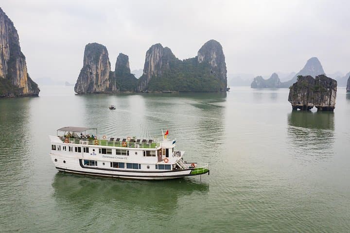 Budget Halong Bay Cruise: 2-Day Overnight Junk Boat from Hanoi photo 3