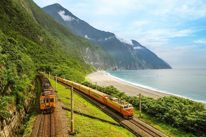 Hakka Discovery Private Day Tour from Taipei: Hexing Love Station, Zhudong & Beipu