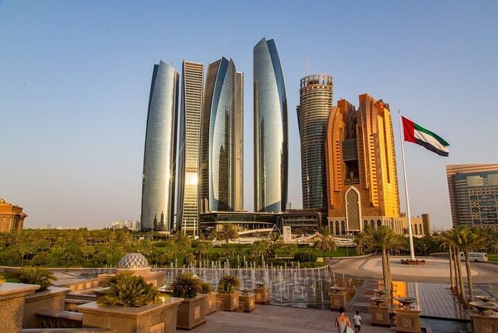 Half-Day Abu Dhabi City Tour: Sheikh Zayed, Corniche & Heritage photo 2
