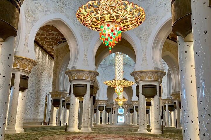 Half-Day Abu Dhabi City Tour: Sheikh Zayed, Corniche & Heritage photo 3