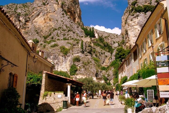 Verdon Gorge Day Trip: Lake Sainte-Croix, Castellane & Lavender Fields photo 5