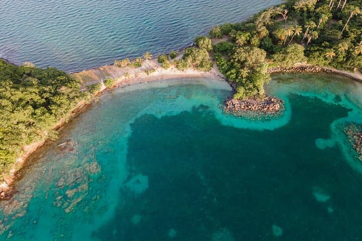 Private Scuba Diving Catamaran Tour in Martinique — Snorkel, Intro Dive & Turtle Swim photo 2