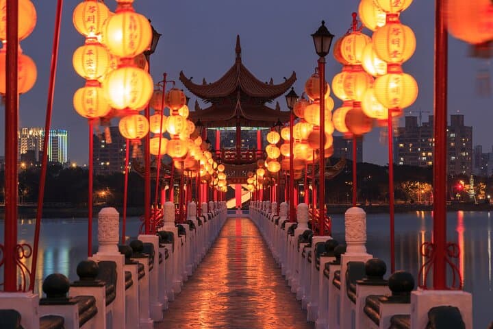 Private Taipei Metro Full-Day: Temples, Taipei 101 & Dihua Street photo 5