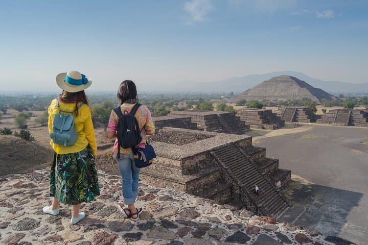Teotihuacan Guided Tour: Pyramids, Cave Breakfast & Obsidian Workshop from Mexico City
