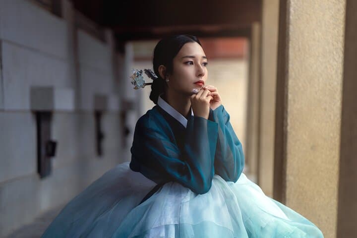 Seoul Hanbok Experience & Gyeongbokgung Photoshoot: Premium Rental at Arihanbok photo 2