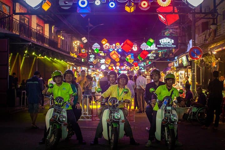 Night Scooter Street Food Tour in Siem Reap: Street 60 Eats and Local Bands