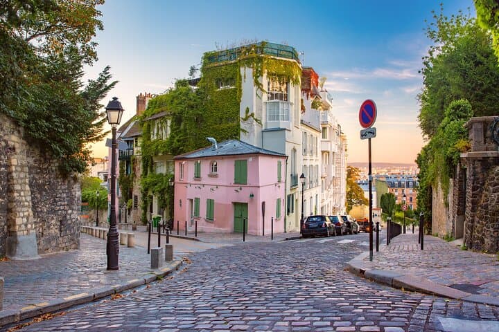 Montmartre on Your Phone: Self-Guided Audio Walk in 7 Languages photo 3