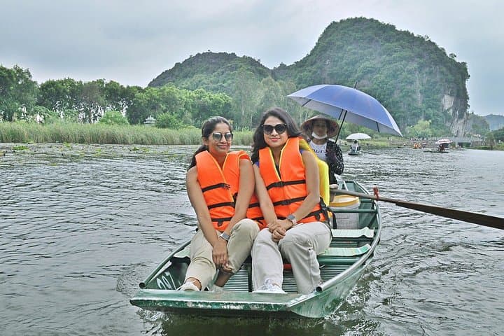 Ninh Binh Day Trip: Hoa Lu, Tam Coc Boat Ride & Mua Cave Viewpoint from Hanoi photo 4