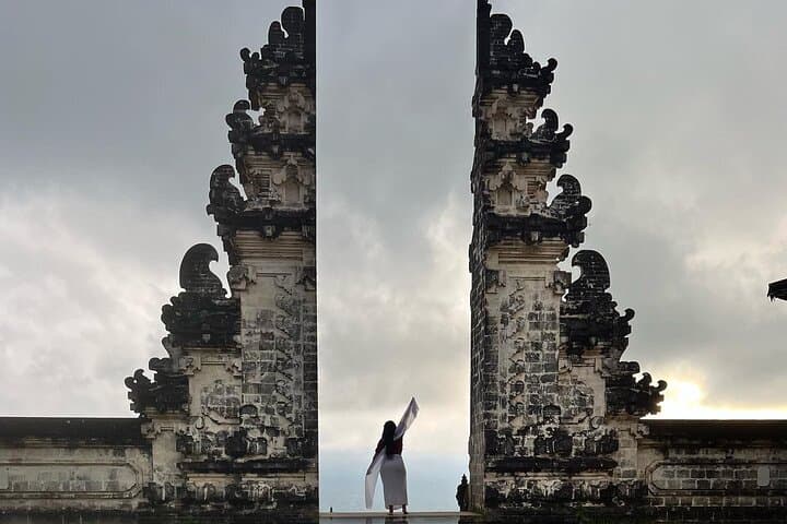 East Bali Full-Day Tour: Gate of Heaven, Tirta Gangga & Virgin Beach photo 2