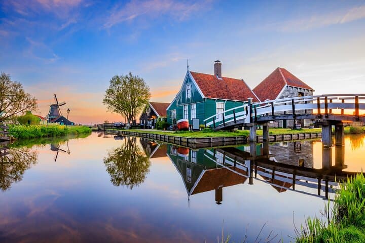 Zaanse Schans Self-Guided Audio Walk: Windmills, Canals & Dutch Craft