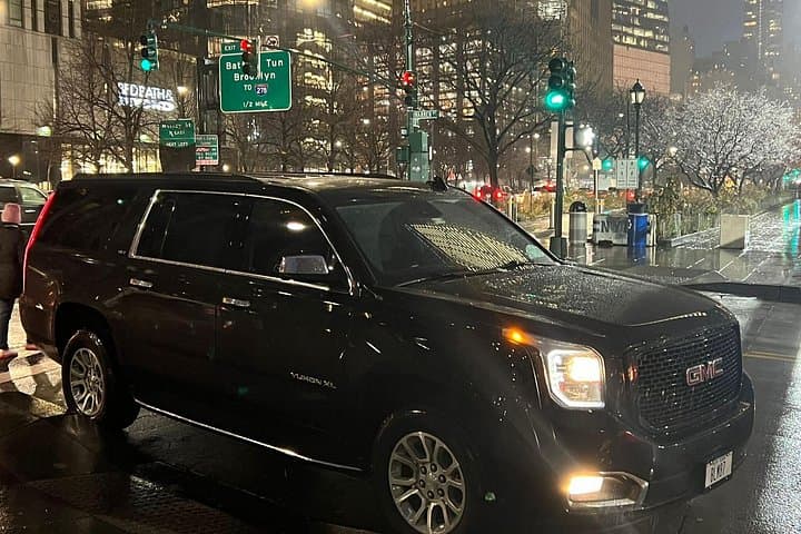 Private Black SUV Transfer from Cape Liberty Cruise Port to JFK, LGA, or EWR photo 3