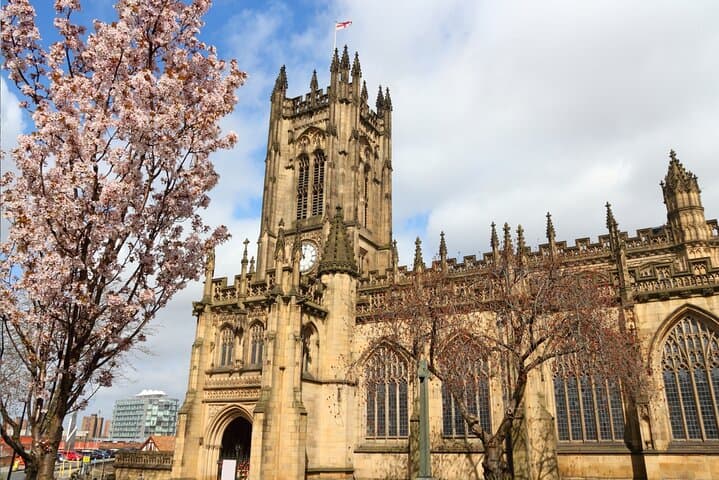 Manchester Scavenger Hunt: Self-Guided City Sights & Puzzle Tour photo 5