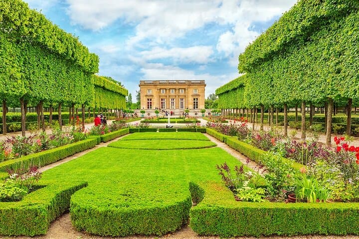 Private 4-Hour Tour: Marie Antoinette’s Petit Trianon & Queen’s Hamlet (Versailles)
