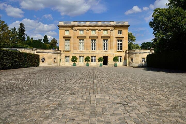 Private 4-Hour Tour: Marie Antoinette’s Petit Trianon & Queen’s Hamlet (Versailles) photo 5