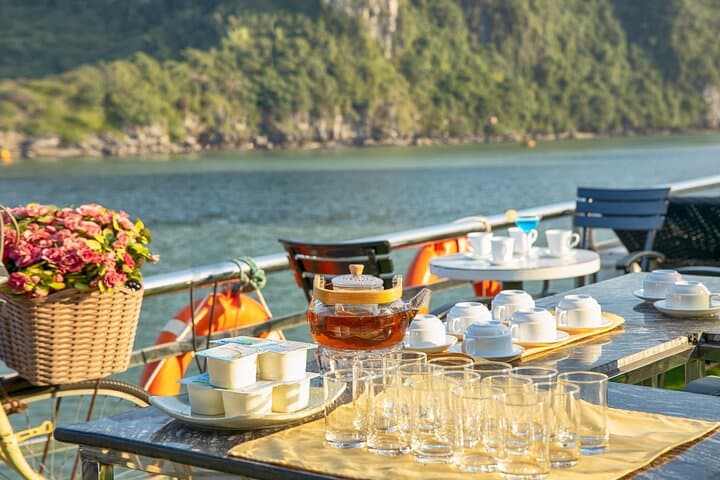 Full-Day Cong Cruise: Explore Halong Bay & Lan Ha Bay Caves, Kayaks, and Beaches