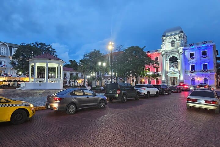 Panama City Night Tour: Casco Viejo, Amador Causeway & Sabroso Dinner photo 3