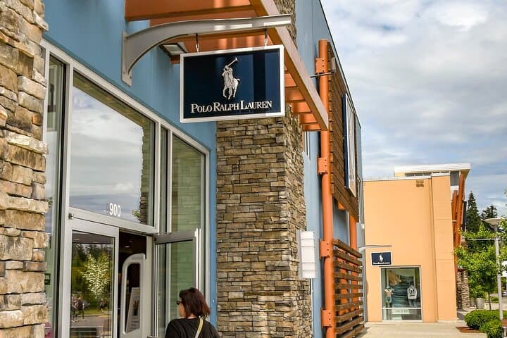 Private Shopping Tour to Seattle Premium Outlets — Roundtrip from Seattle photo 2