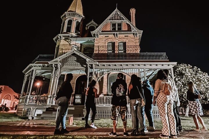 Haunted Phoenix: Historic Ghost-Hunting Walking Tour in Downtown Phoenix