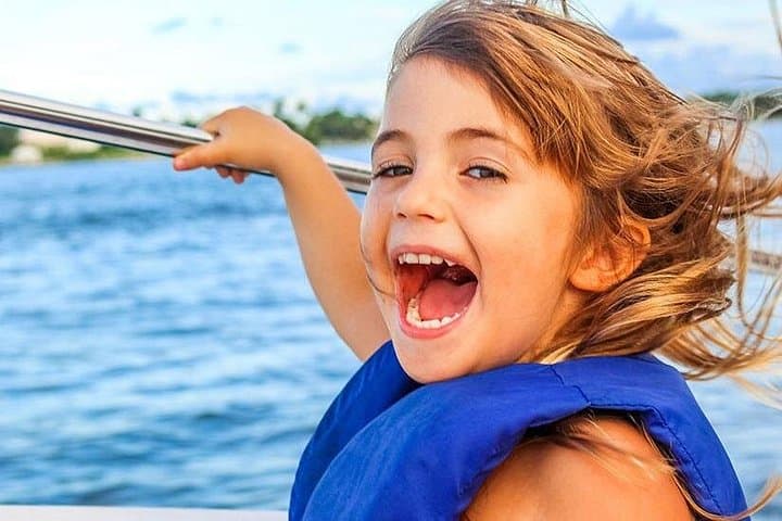 6-Hour Lake Leelanau Boat Tour: Sandbars, Wine Tastings & Leland Stops photo 1