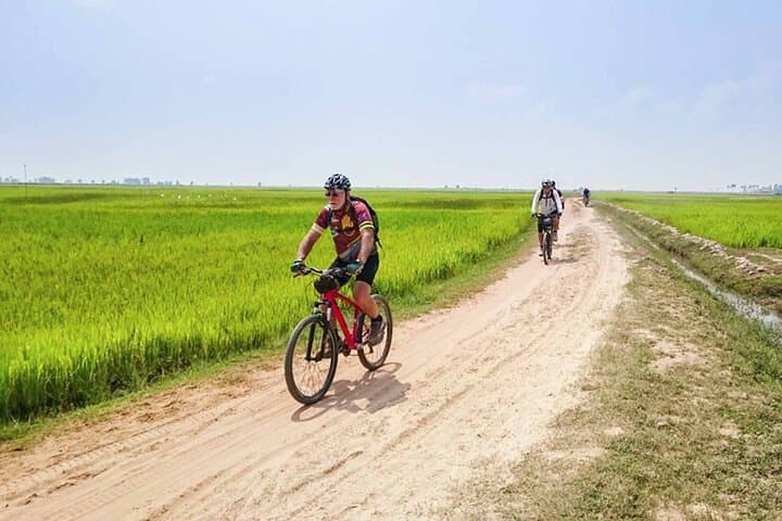 Siem Reap Country Cycling Tour with Homemade Lunch: Village Ride Through Rice Fields photo 3