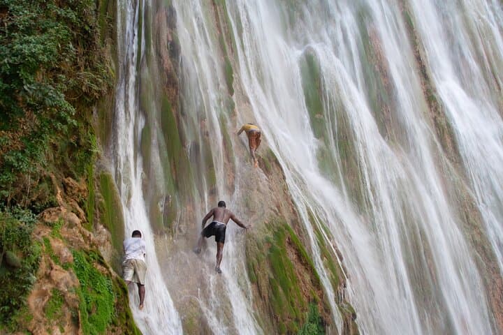 Hike to El Tabernáculo: Private Waterfall Trek from Santo Domingo photo 3