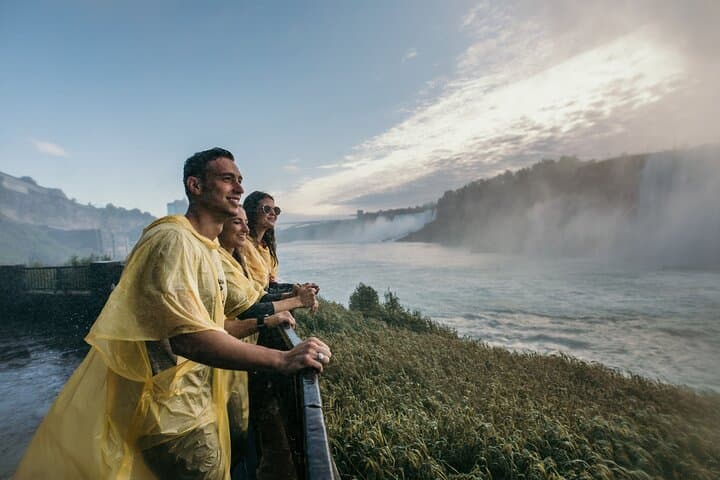 Niagara Falls Day Tour from Toronto — Boat Cruise & Journey Behind the Falls photo 4