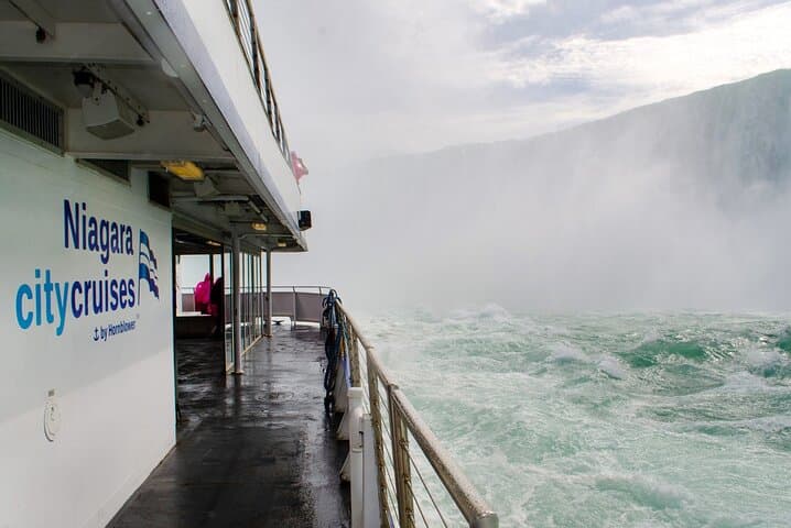 Niagara Falls Day Tour from Toronto Airport: Boat Cruise, Table Rock & Maple Tasting photo 3