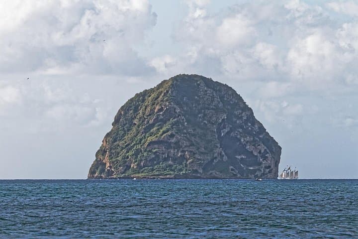 Private Half-Day Custom Tour of Martinique: Gardens, Rum & Coastal Views photo 3