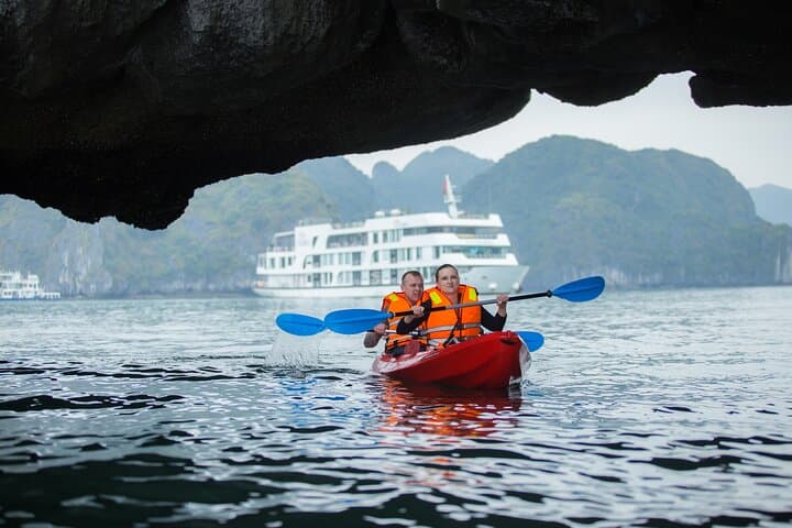 2-Day Era Cruise: Explore Halong Bay & Lan Ha Bay from Hanoi