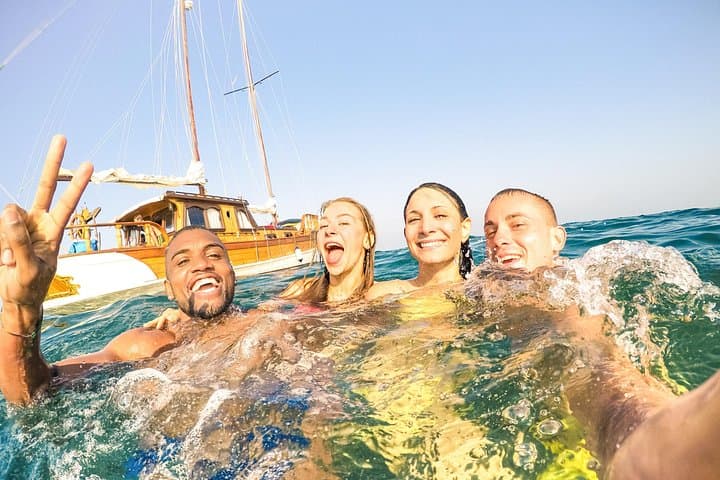 Full-Day Private Sailing Tour in Martinique — Case-Pilote to Secluded Bays photo 2