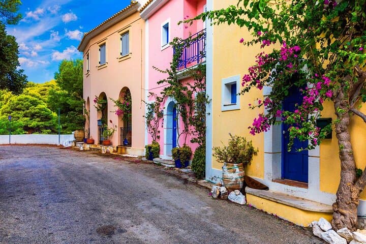 Fiscardo Shore Excursion: Kefalonia Highlights — Myrtos, Melissani & Antisamos photo 4