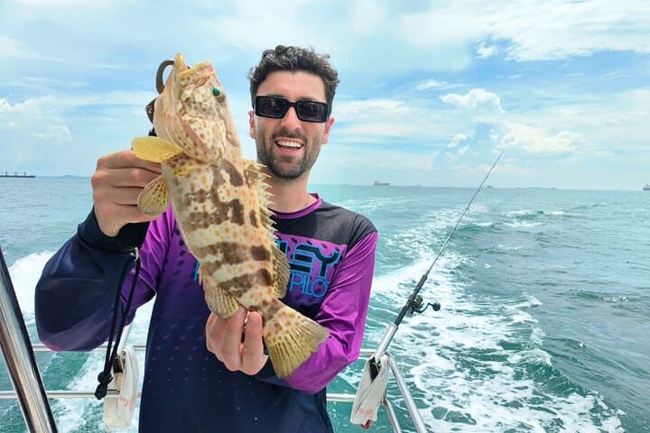 Short Fishing Trip Around Singapore’s Southern Islands: 4-Hour Offshore Fishing Excursion
