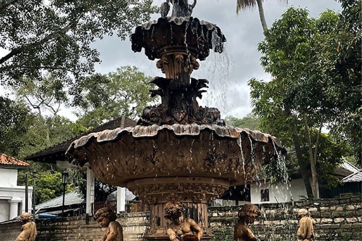 Kandy Scavenger Hunt: Self-Guided Sights & Puzzle Walking Tour photo 5