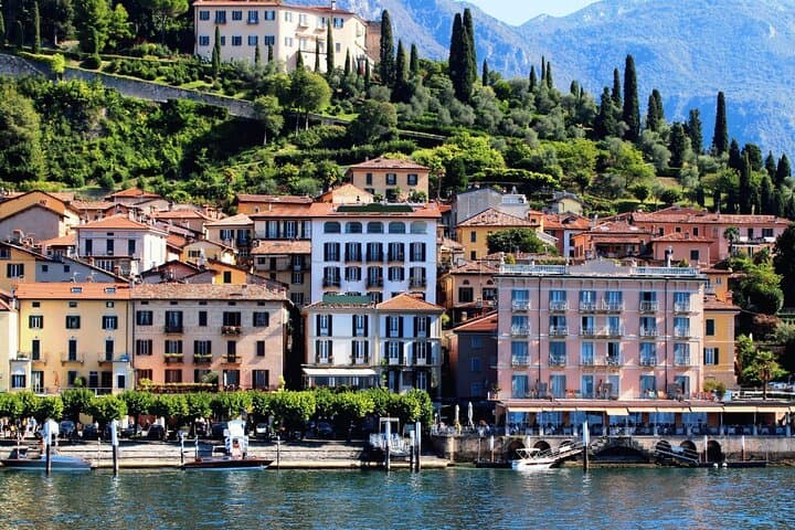Sunset Venetian Taxi on Lake Como: Shared Boat Tour with Aperitif from Varenna photo 4